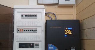 Установка и подключение стабилизаторов напряжения от 570 руб в Сергиевом Посаде - ЭлектроСгп